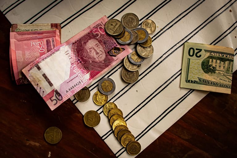 Stake Manerix 0.6: billetes contados a mano