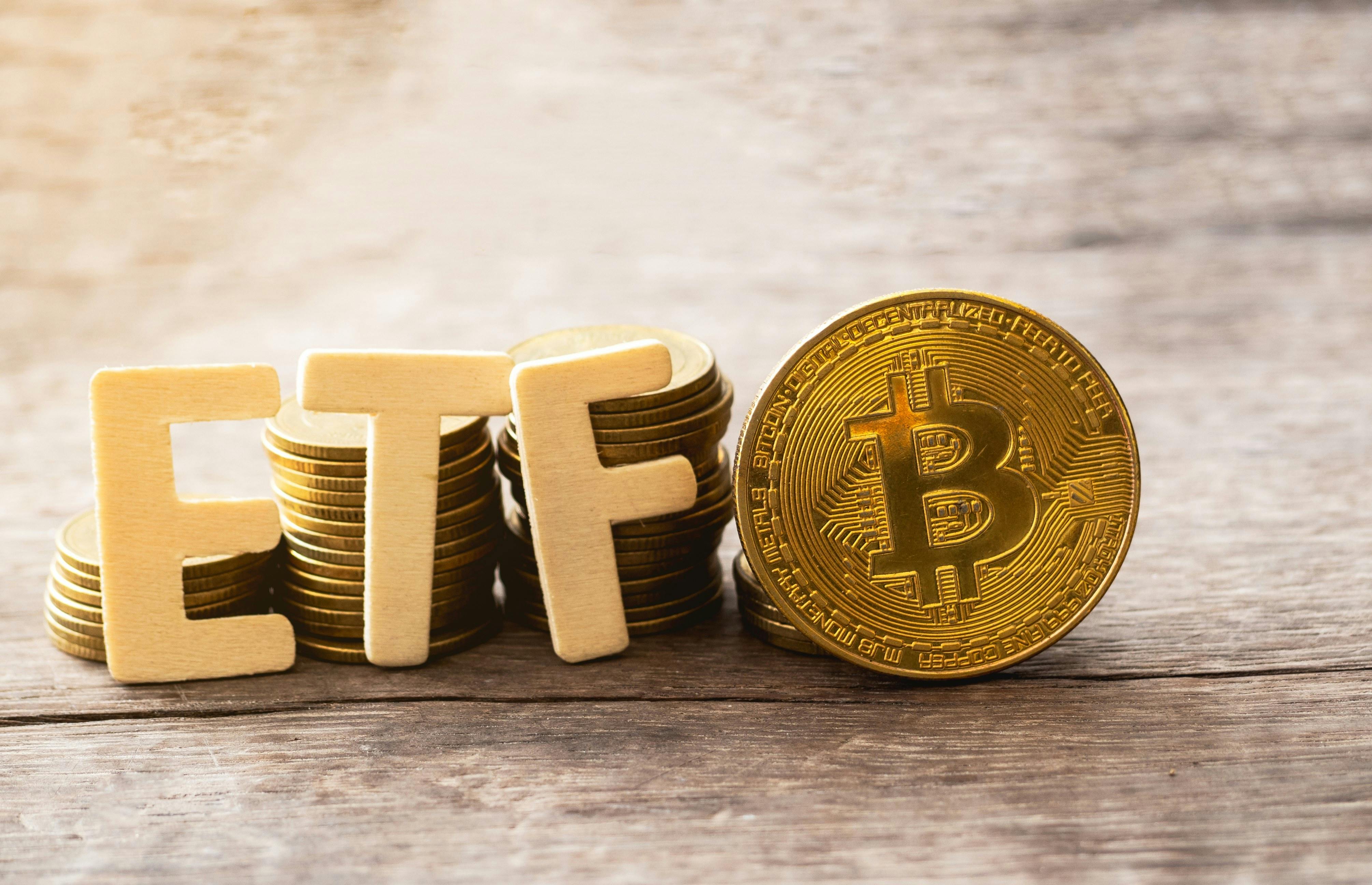 "Bitcoin en ETF regulado"